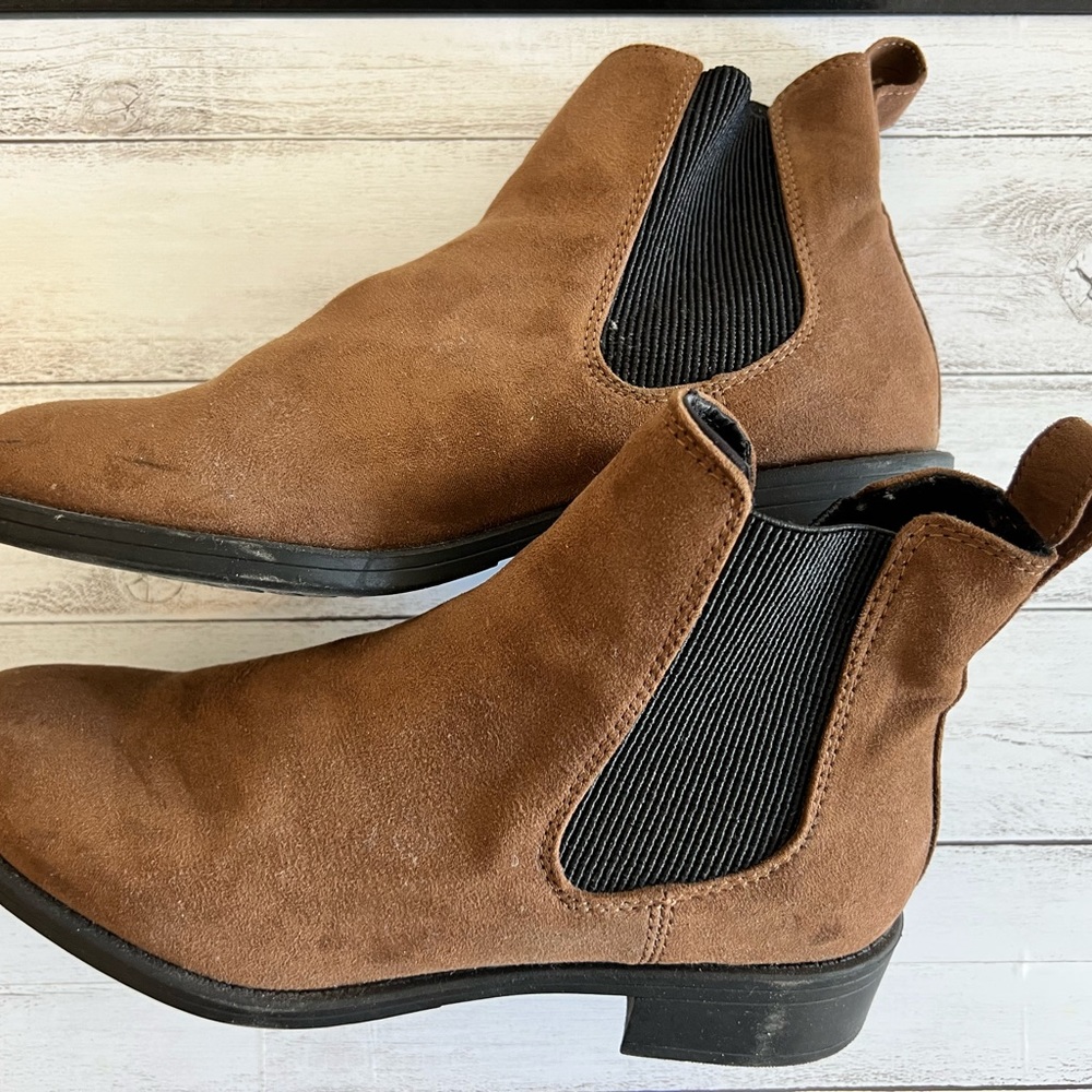 Chelsea boots